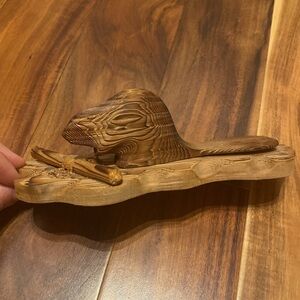 Vintage Hand Made Wood Beaver Carving- Made in Canada 🍁